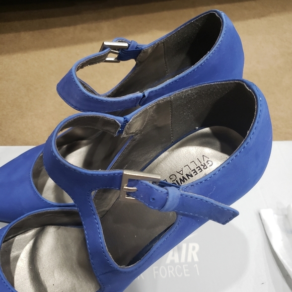 Blue faux suede heels - Picture 3 of 7